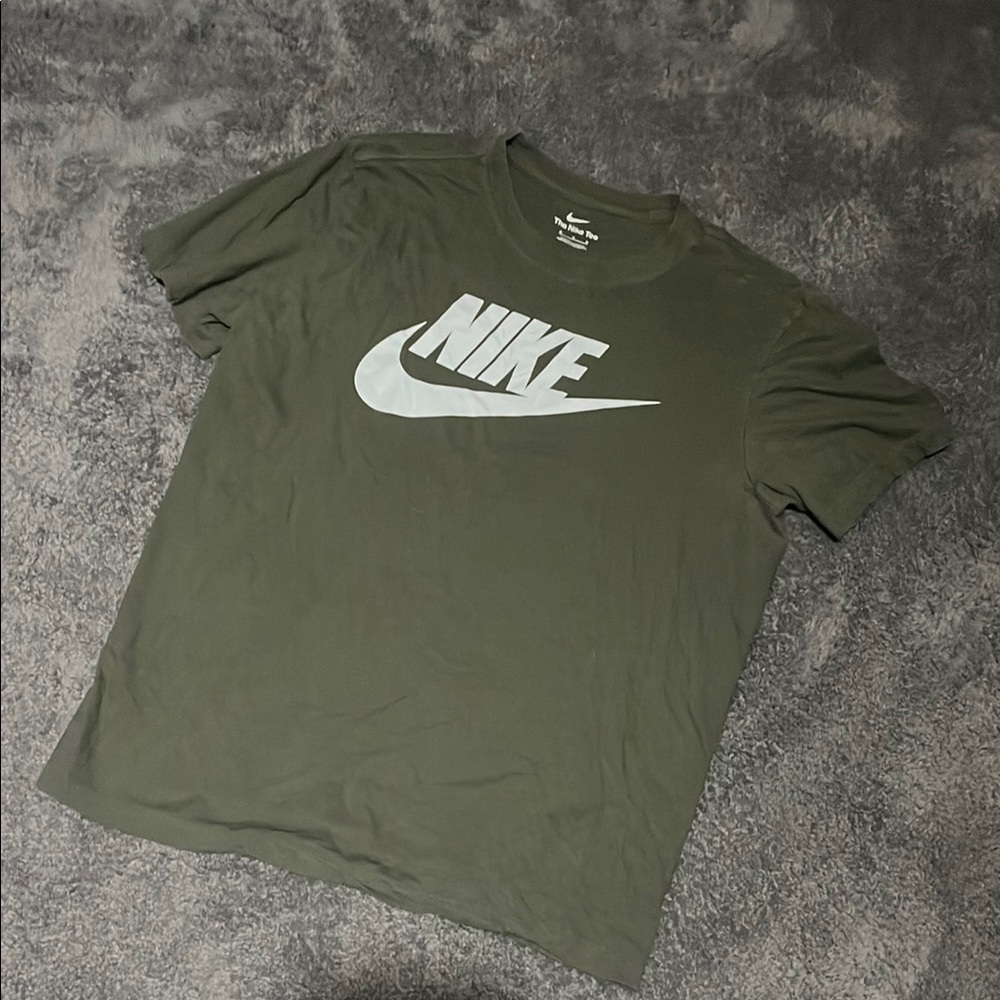 Nike Green Short Sleeve Tee with Iconic Swoosh